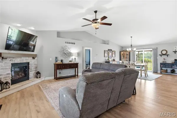 3099 Final DR, Highland, IL 62249