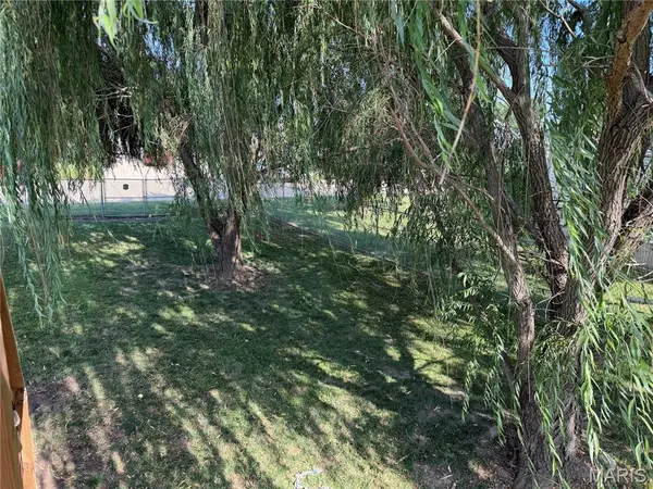 250 Derek DR, Hawk Point, MO 63349