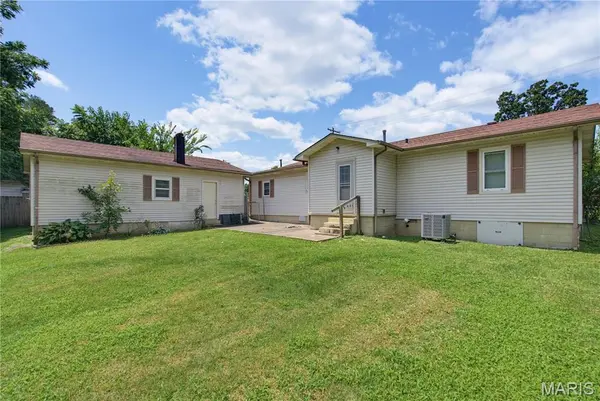 2024 N 14th ST, Poplar Bluff, MO 63901