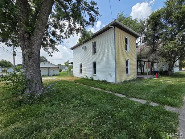 256 N Jefferson ST, Kahoka, MO 63445