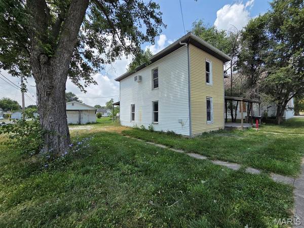 256 N Jefferson ST, Kahoka, MO 63445