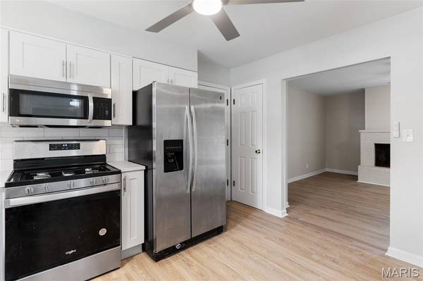 8033 Amherst AVE, University City, MO 63130