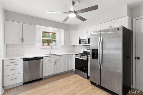 8033 Amherst AVE, University City, MO 63130