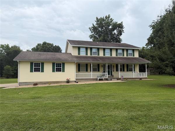 4992 Cross RD, Salem, IL 62881