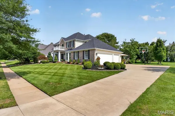 14814 Straub Hill LN, Chesterfield, MO 63017