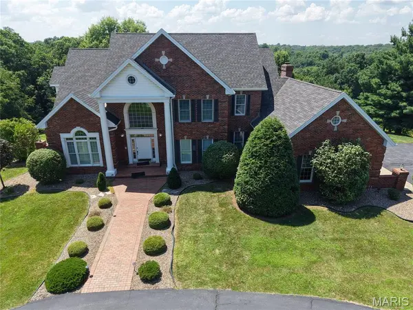 17 Orchard Point RD, Hannibal, MO 63401