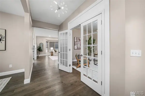 1001 Summersweet DR, St Peters, MO 63376