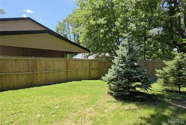 9601 Lifford CT, St Louis, MO 63136
