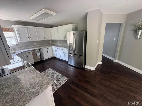 469 Coventry Trail LN, Maryland Heights, MO 63043