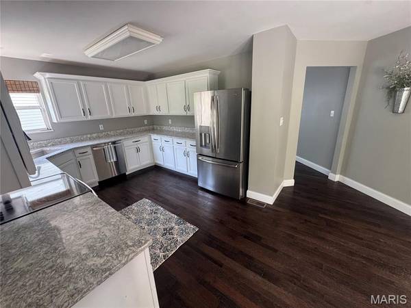 469 Coventry Trail LN, Maryland Heights, MO 63043