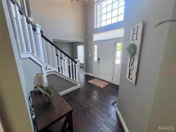 469 Coventry Trail LN, Maryland Heights, MO 63043
