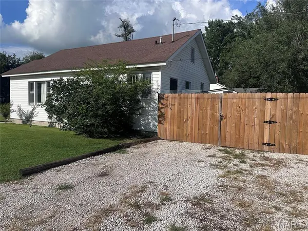 803 E Kathleen ST, Sikeston, MO 63801