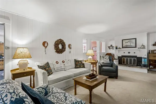 273 Old Sulphur Spring RD, Manchester, MO 63021