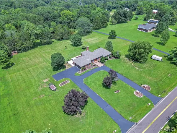 4885 Pioneer RD, Hillsboro, MO 63050