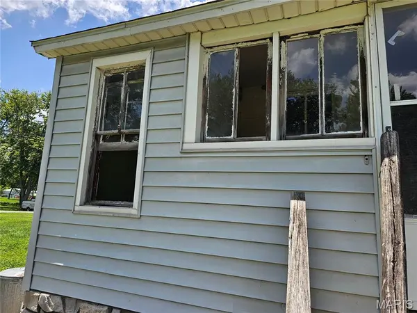 309 E Plum ST, Percy, IL 62272