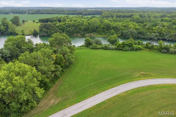 11150 Slate DR, Carlyle, IL 62231