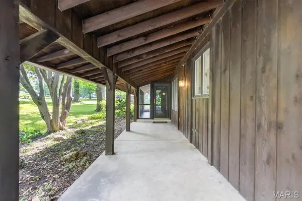 105 Shady Valley DR, Chesterfield, MO 63017