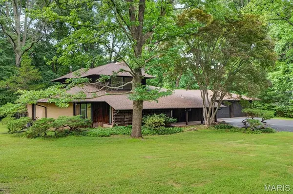 105 Shady Valley DR, Chesterfield, MO 63017
