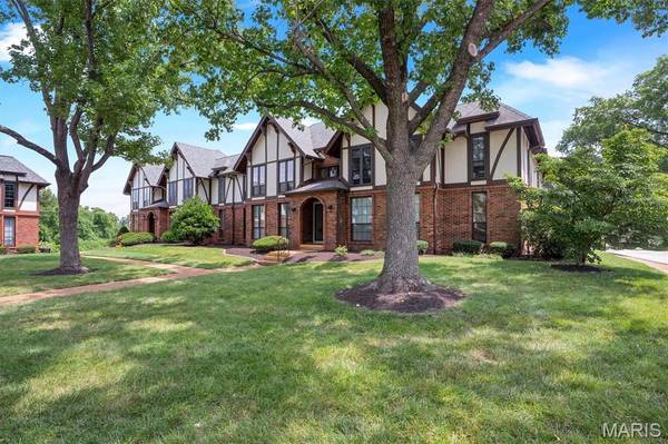 917 Claytonbrook DR #1, Ballwin, MO 63011