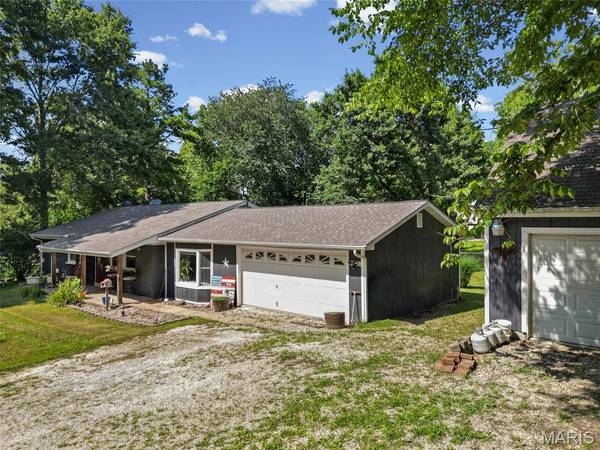 9175 Jones Creek RD, Dittmer, MO 63023