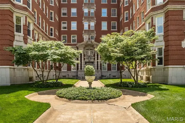 4944 Lindell BLVD #7E, St Louis, MO 63108