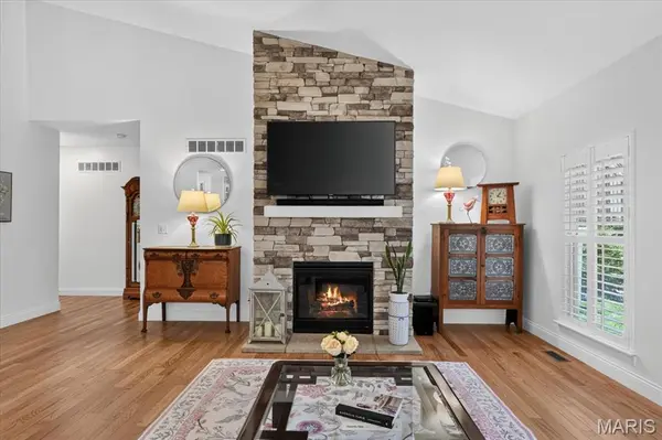 5331 Wilson CT, Oakville, MO 63129