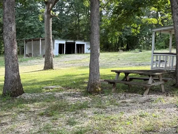 1232 W Springfield RD, St Clair, MO 63077