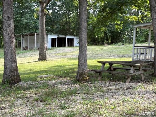 1232 W Springfield RD, St Clair, MO 63077