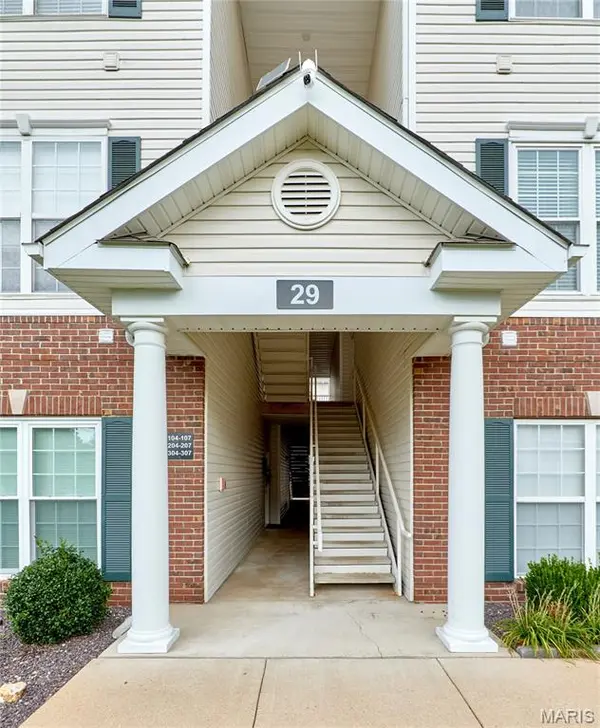 29 Kassebaum LN #307, St Louis, MO 63129