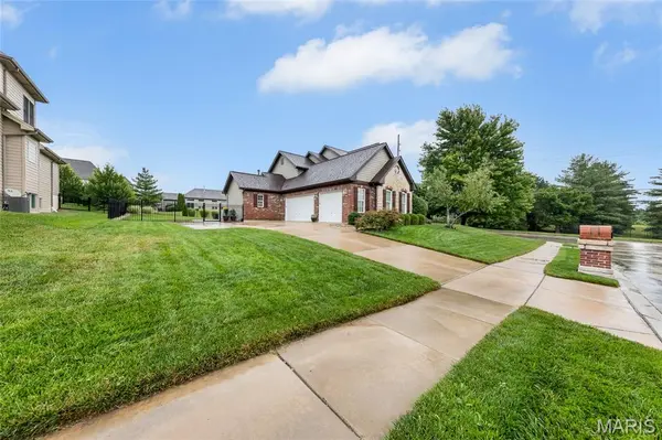 100 Sunnybrooke Estates CT, Dardenne Prairie, MO 63368
