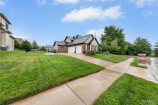 100 Sunnybrooke Estates CT, Dardenne Prairie, MO 63368