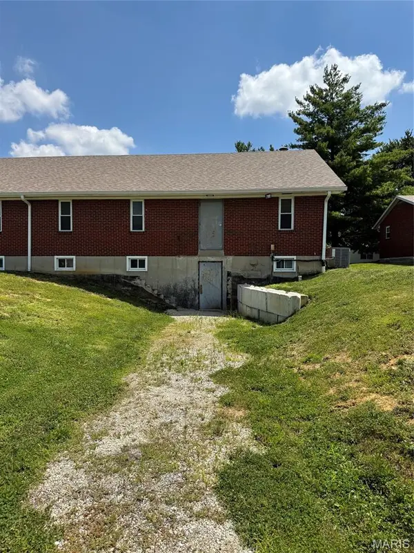150 Illini DR, Belleville, IL 62223
