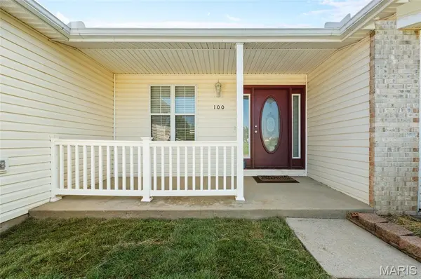 100 Willow RDG, Valmeyer, IL 62295