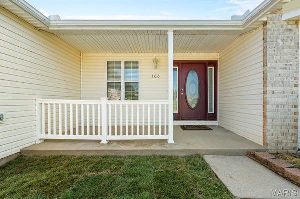 100 Willow RDG, Valmeyer, IL 62295