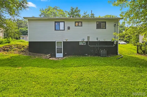 1409 Moran DR, Hazelwood, MO 63135