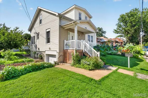 945 Regina AVE, St Louis, MO 63125