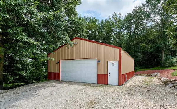 107 N Chantilly RD, Winfield, MO 63389