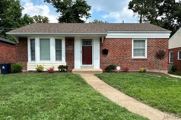 1542 N Hanley RD, University City, MO 63130