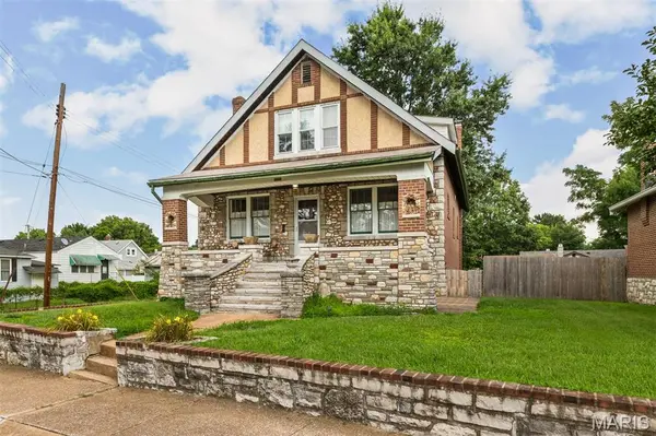 7920 Hildesheim AVE, St Louis, MO 63123