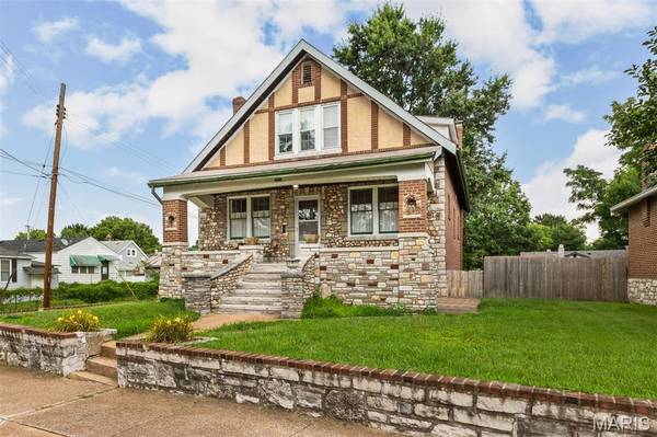 7920 Hildesheim AVE, St Louis, MO 63123