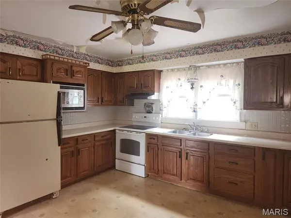 408 Bender AVE, East Alton, IL 62024