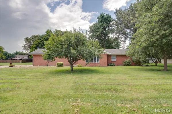 23611 Jenny LN, Jerseyville, IL 62052