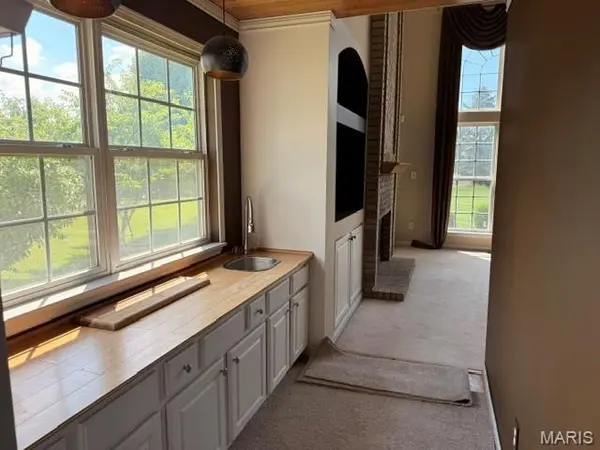 2213 Birmingham DR, Belleville, IL 62221