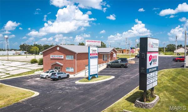 555 Marshall DR, St Robert, MO 65584