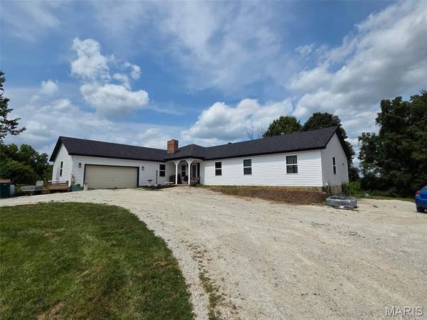 2688 Sullivan Bottom Rd RD, St Clair, MO 63077