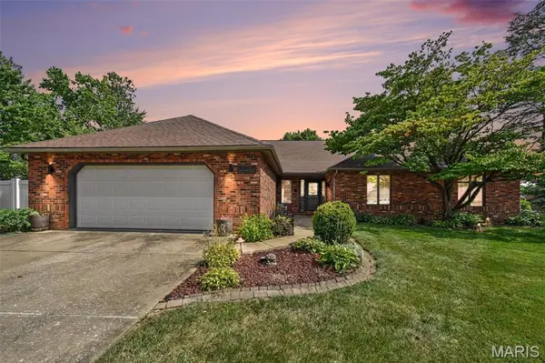 220 Lake Stratford DR, Fairview Heights, IL 62208