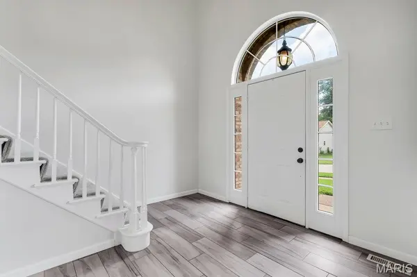 2910 Championship BLVD, Oakville, MO 63129
