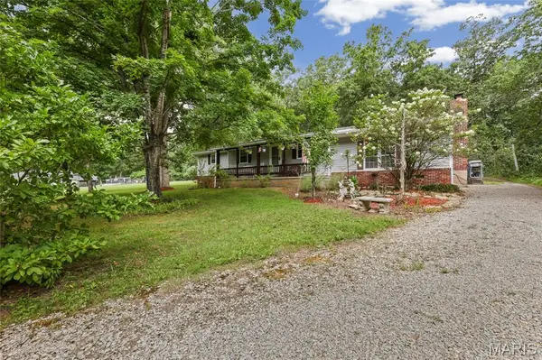 4033 Lakewood DR, De Soto, MO 63020