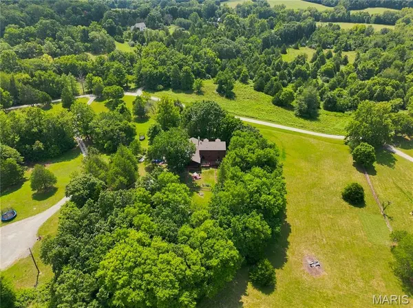 19501 Coventry CIR, Marthasville, MO 63357
