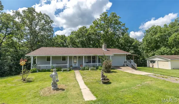 396 Walls Ford RD, St Clair, MO 63077